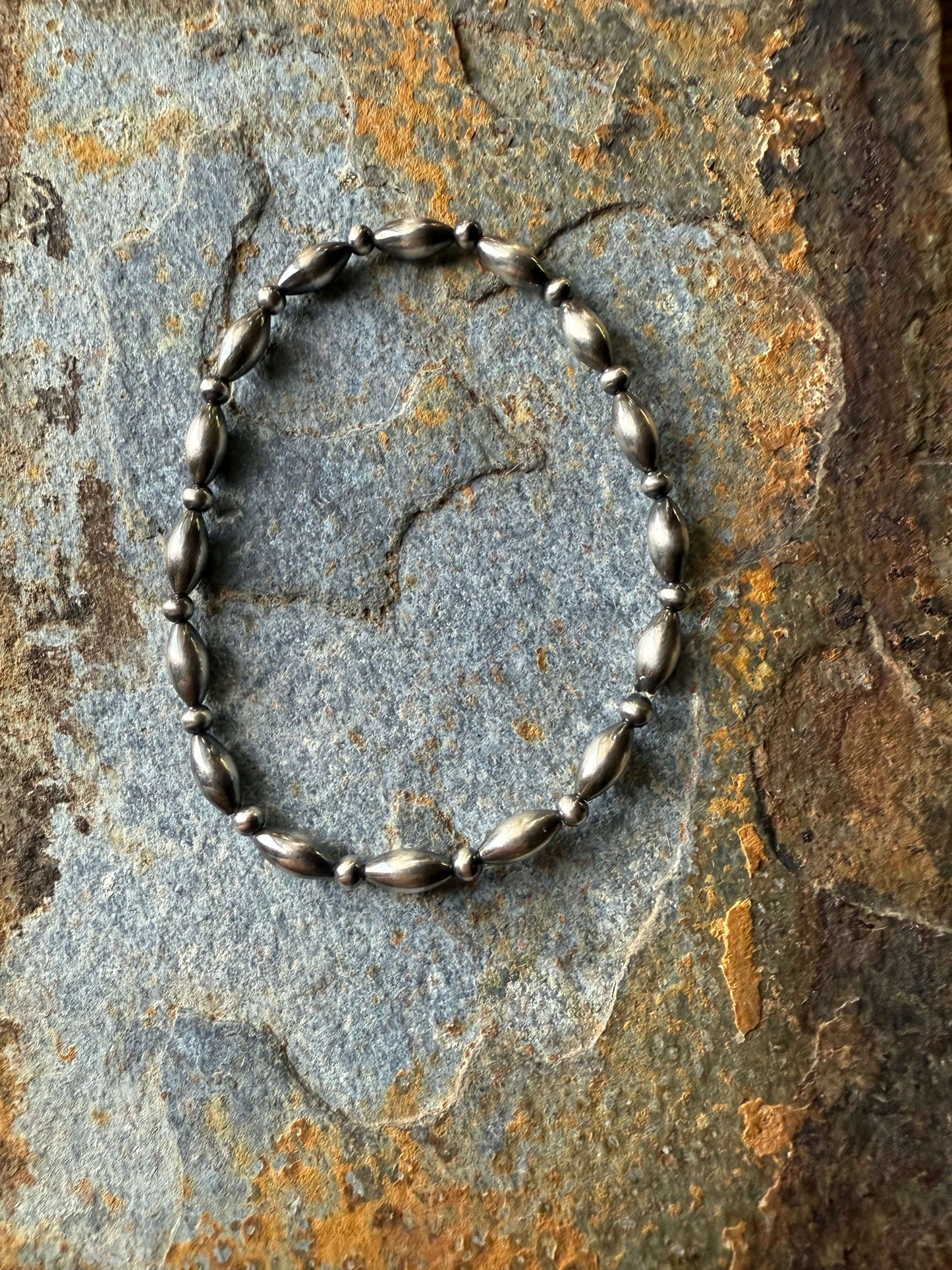 Small Torpedo Sterling Silver Pearl Bracelet_Dainty Silver Pearl Statement Bracelet